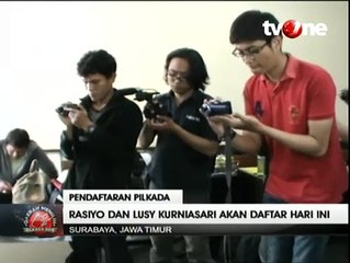Pasangan Rasiyo-Lusy Foto Bersama Sebelum Daftar di KPU Surabaya