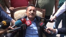 CHP Önünde Koltuklu Eylem