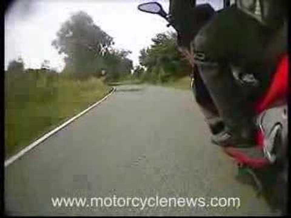 MCN: Onboard Gilera Nexus v Yamaha FZ1