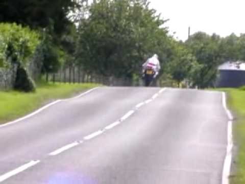 Ducati 916 v Kawasaki ZXR750 - Iconic bikes at bargain price