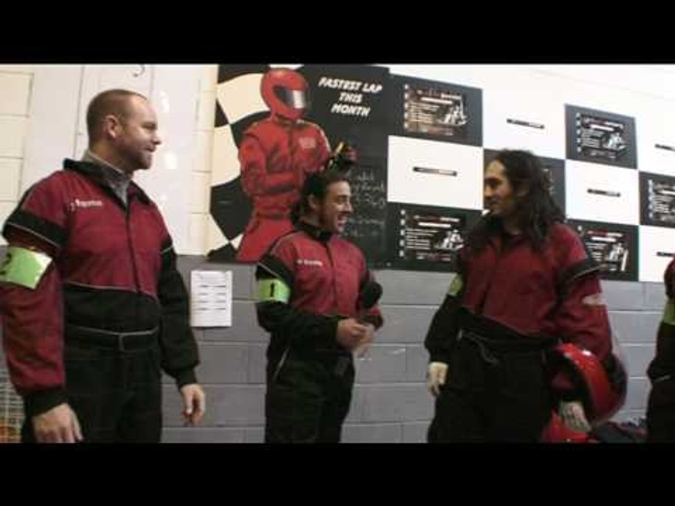 Ross Noble goes minimoto racing with MCN