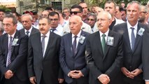 Kılıçdaroğlu, Afyonkarahisar'da cenaze törenine katıldı
