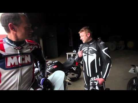 Aprilia Tuono V4R takes on rivals