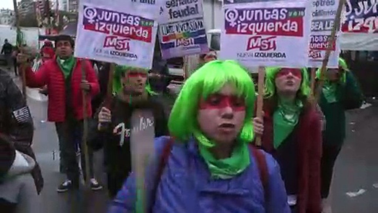Argentine: manifestation anti et pro-avortement