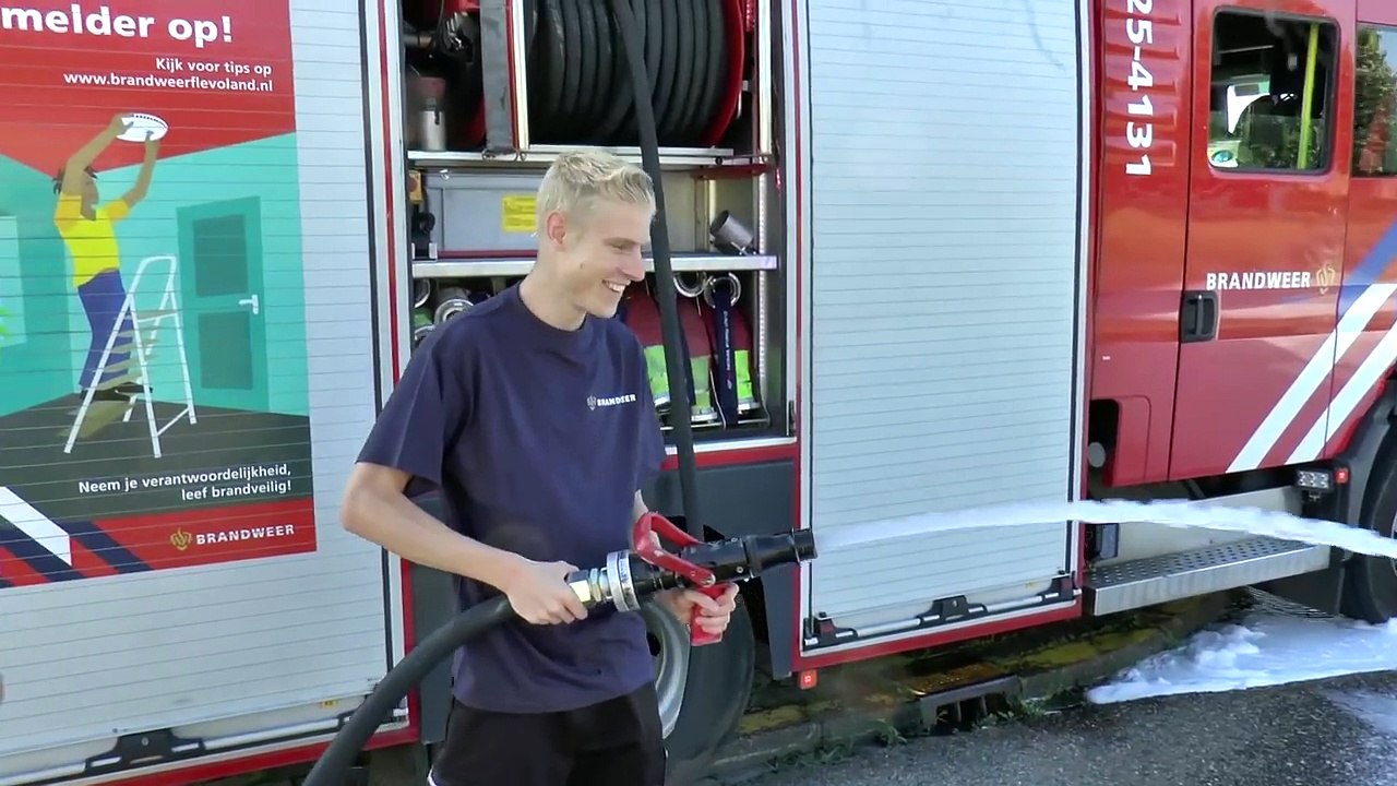 24 UUR MEE MET DE BRANDWEER!!