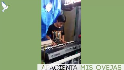 Niños adorando a Dios