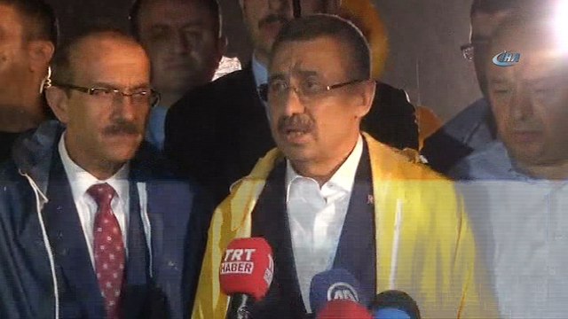 Cumhurbaşkanı Yardımcısı Oktay: 'Selden zarar gören bütün vatandaşlarımız rahat olsunlar, devlet olarak ne gerekiyorsa biz gereğini yapacağız'