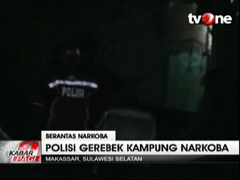 Polisi Gerebek Kampung Narkoba