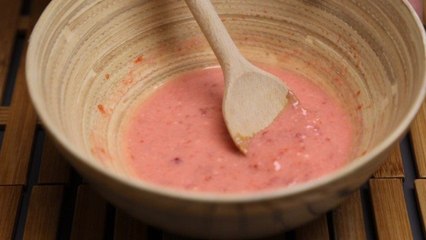 قناع الرمّان والفراولة  لتبييض البشرة وتنظيفها