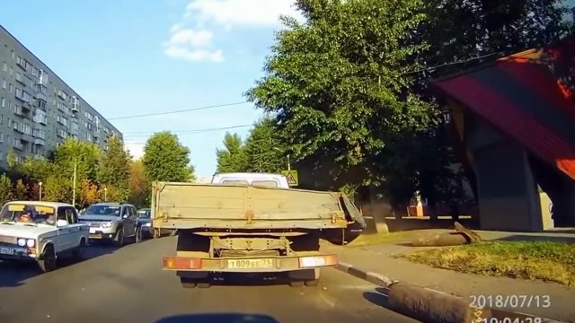TRUCK DRIVERS THINK THEY OWN THE ROAD, TRUCK CRASH AND FAIL 2018