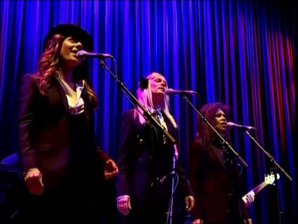 LEONARD COHEN – DANCE ME TO THE END OF LOVE — LIVE IN LONDON – LEONARD COHEN