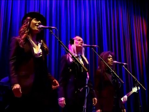 LEONARD COHEN – DANCE ME TO THE END OF LOVE — LIVE IN LONDON – LEONARD COHEN