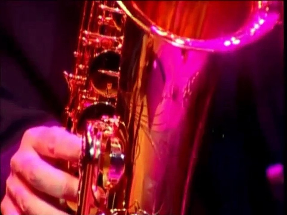 LEONARD COHEN – AIN'T NO CURE FOR LOVE — LIVE IN LONDON – LEONARD COHEN