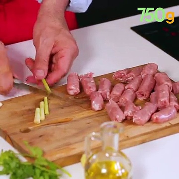 Savourez les chipolatas autrement qu'au BBQ avec ce wok aux saveurs asiatiques La recette :