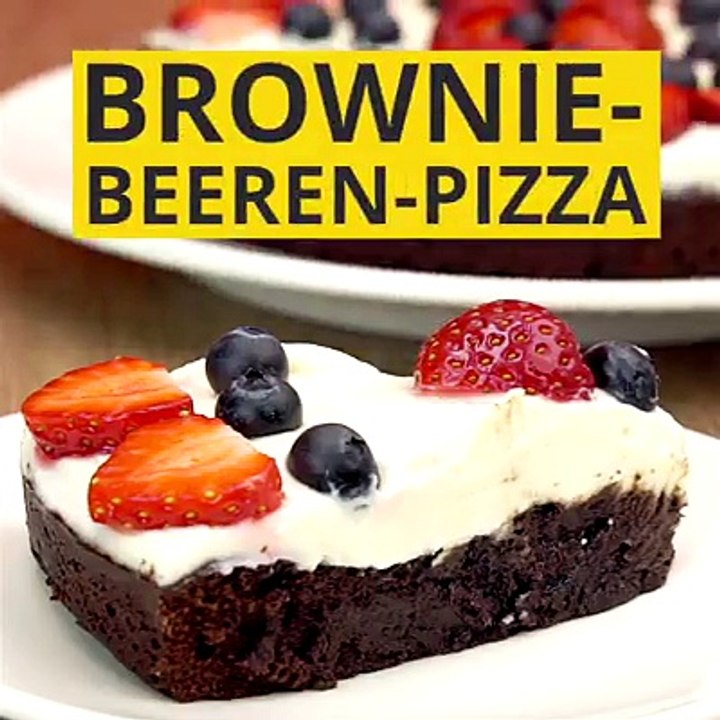 Pizza mal anders: Brownie-Beeren-Pizza ZUM REZEPT 