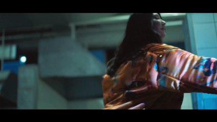 Hande Yener - Beni Sev - (Official Video)