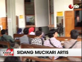 Terdakwa Muncikari RA Jalani Persidangan