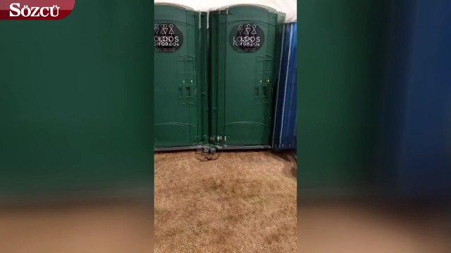 Festivalde tuvalete giren adam gördüğüyle şok oldu