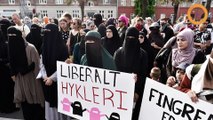 Des femmes en burqa défilent à la Fashion Week pour défier la loi anti-voile intégral !