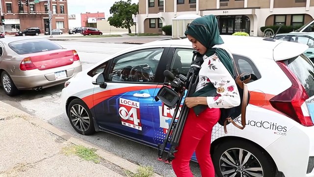 Hayallerinden vazgeçmedi, ABD'nin ilk başörtülü haber spikeri oldu - CHICAGO