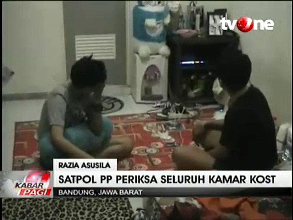 Razia Tempat Kos, Petugas Cokok 3 Pasangan Lesbian