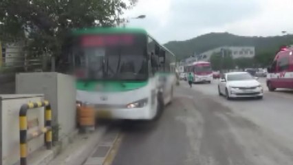남양주서 청소차·버스 충돌...10여 명 부상 / YTN