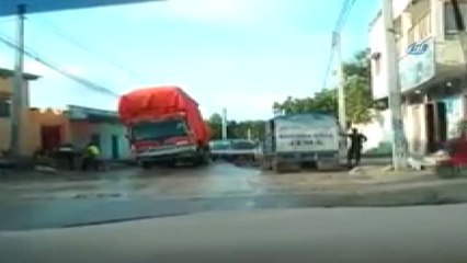 Somali'de Aşırı Yüklü Kamyon Devrildi: 3 Yaralı
