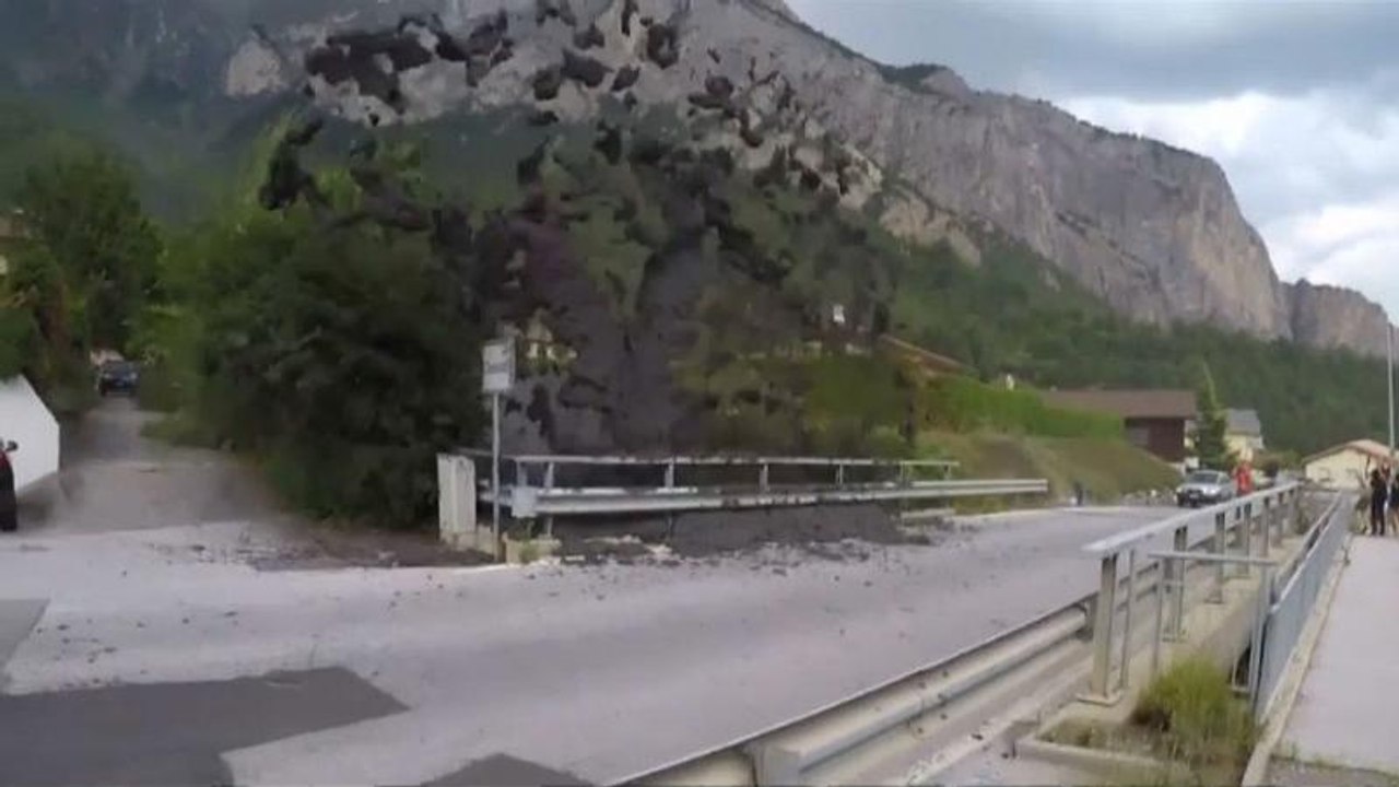 Schlammlawine spuckt um sich