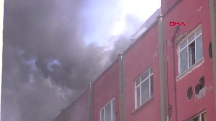 İstanbul Zeytinburnu'nda Sanayi Sitesinde Yangın