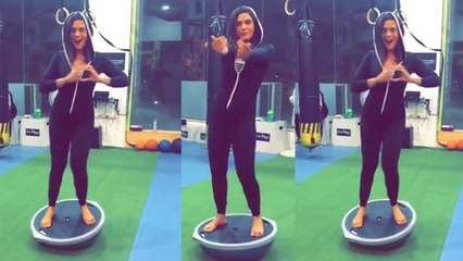 Richa Chadha ने सुरक्षित तरीके से पूरा किया Kiki Challenge | Boldsky