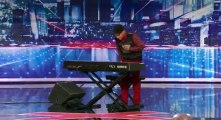 America's Got Talent S07 - Ep03 New York Auditions (Part 1) HD Watch