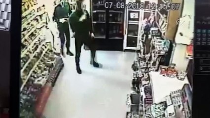 Gaziosmanpaşa'daki silahlı soygun güvenlik kamerasında - İSTANBUL