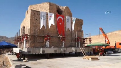 Tarihi Artuklu Hamamı Yerine İndiriliyor