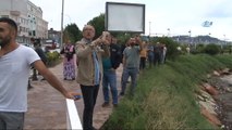Ünye'de Tabakhane Deresi taştı, Karadeniz Sahil Yolu trafiğe kapatıldı