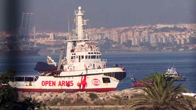 Migrant rescue ship docks in Spain after Italian refusal