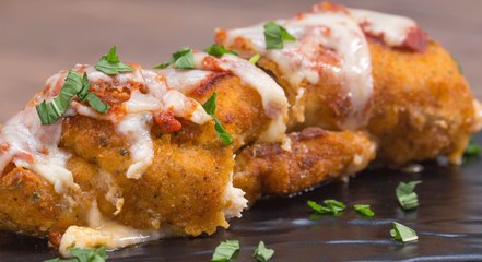 طريقة عمل لفائف الدجاج المقرمشة بالبارميزان