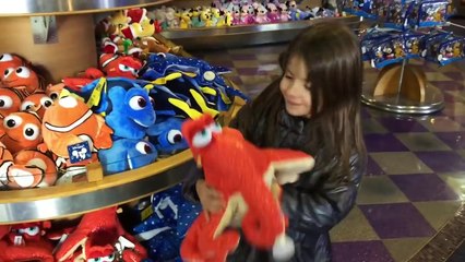 Elina, soeur de Lévanah en tournage à Disney ! Visite du Disney Village !