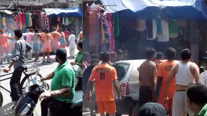 दिल्ली के बाद अब मुजफ्फरनगर में कांवड़ियों ने कार सवार से की मारपीट, बच्चों को भी पीटा