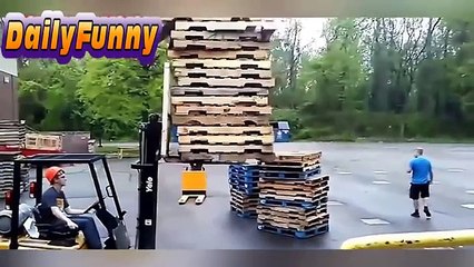IDIOTS AT WORK - WORKERS HAD A BAD DAY AT WORK Compilation