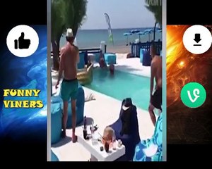 Video herunterladen: Try not to laugh (impossible)|Funny Fail 2018|Funny Vines 2018| Funny Kids Fail|Epic Fail| Funny fails video of the week| Funny Fails August 2018|Animal Fails|Cool Vines|Best Prank Video|Funny Fails Video of the Month| Best Vines Ever