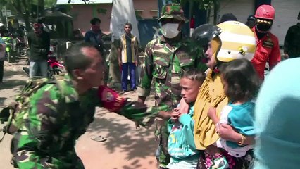 Violenta réplica sacude la isla indonesia de Lombok