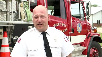 Firefighter Stops Parade for Epic Marriage Proposal