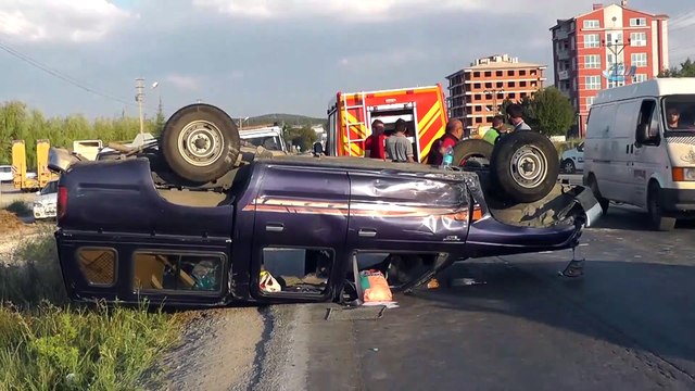 Otomobille Kamyonetin Çarpıştığı Kaza Kamerada