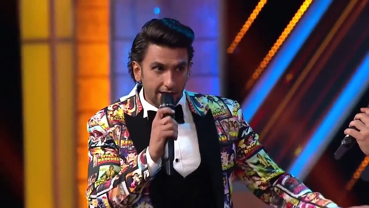 Shahrukh Khan all Dialogues in 30 seconds on 1 stage, wow