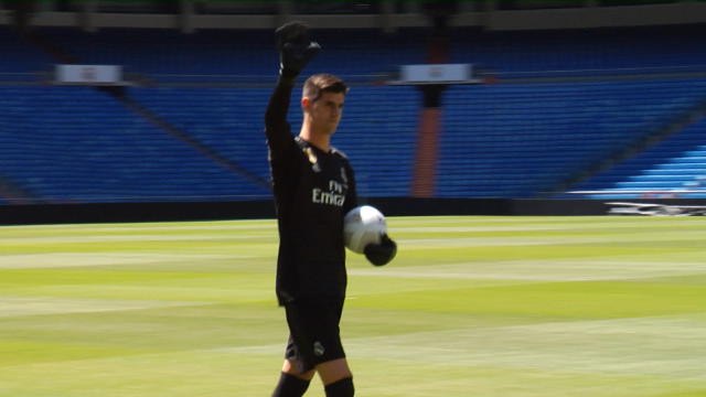 Real Madrid - Thibaut Courtois fait ses premiers pas en tant que Merengue !