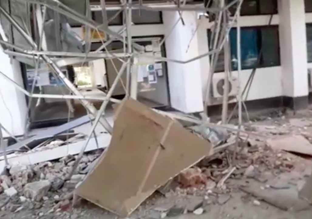 Buildings Destroyed, Many Displaced After 2nd Earthquake in Indonesia