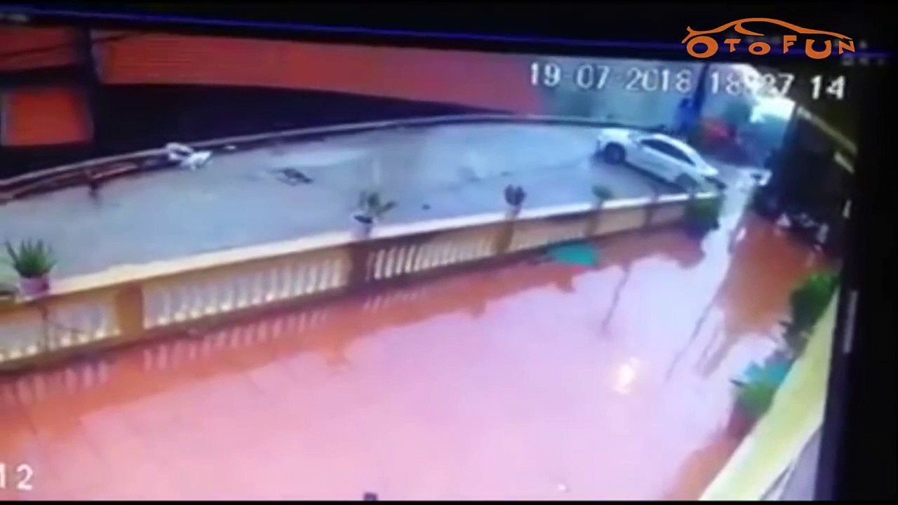 Camera hành trình ghi lại cảnh tai nạn giao thông 03 - Accident traffic 03
