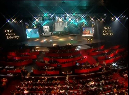 En İyi Kadın Sanatçı - 2011 Kral Müzik Ödülleri