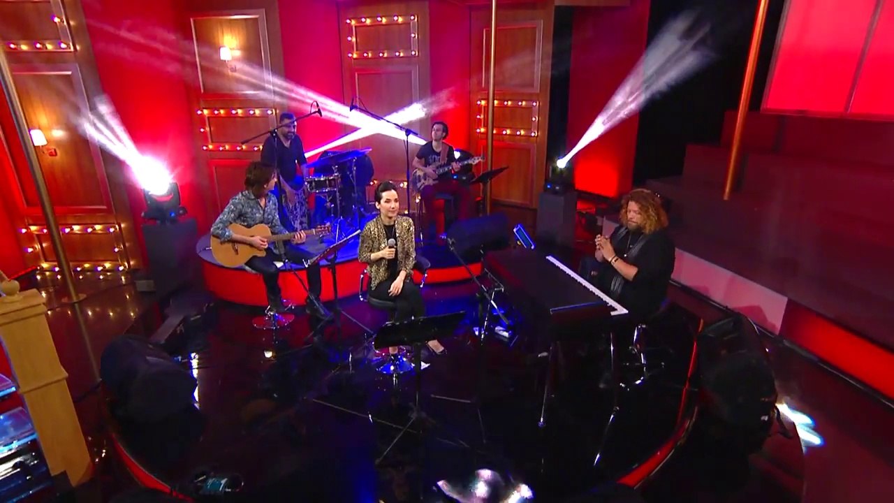 Kral Pop Akustik - İpek Açar & İskender Paydaş - Atın Beni Denizlere