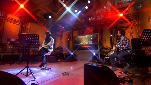 Kral Pop Akustik - İrem Derici - Sevgi Olsun Taştan Olsun